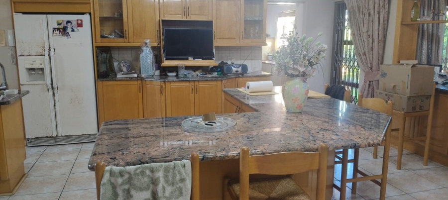 6 Bedroom Property for Sale in Cravenby Western Cape